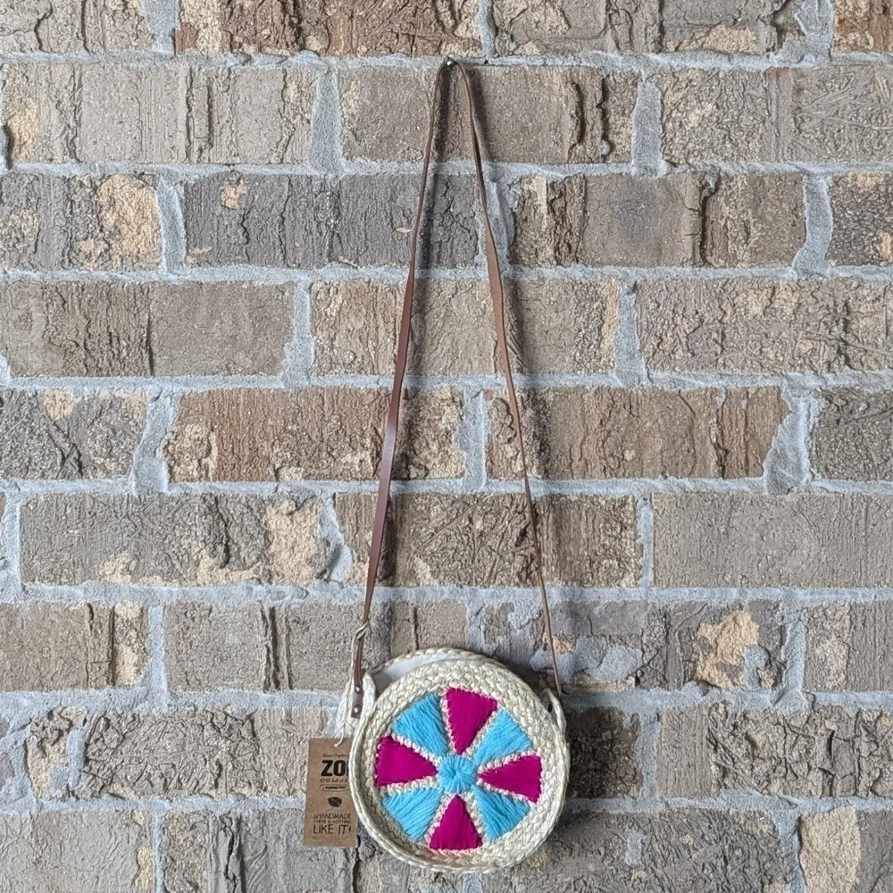 NWT Zoi Handmade Boho Colorful Crossbody Bag Circle Straw Leather